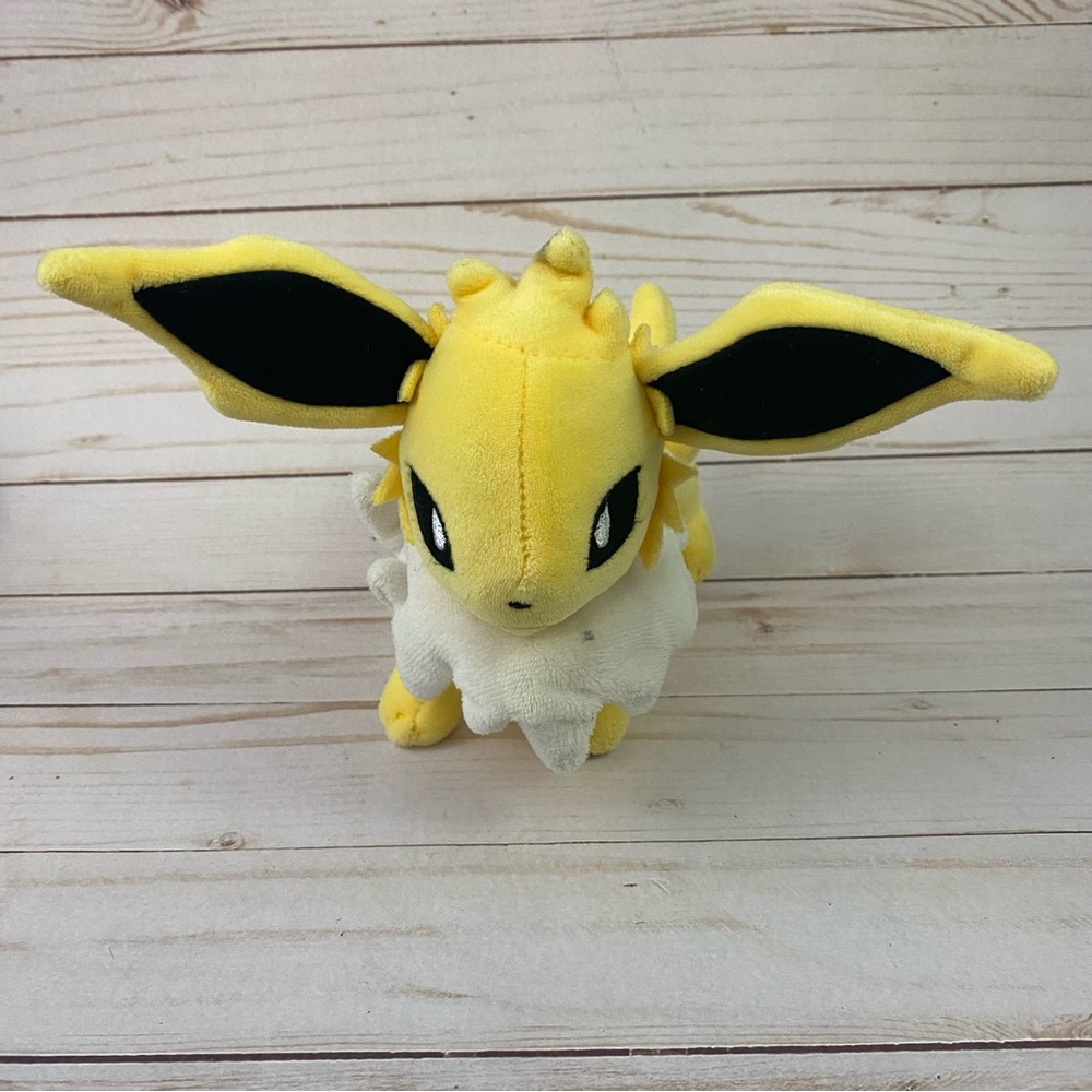 Jolteon Pokemon Center 2012 Plush Stuffed 6.5” Toy Nintendo Game Freak